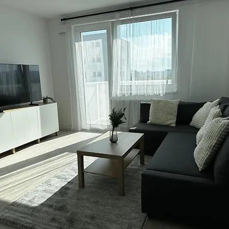 Amazing 1br & 1lr Very דירה *